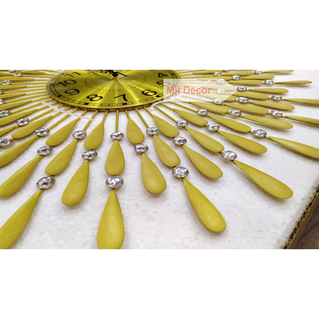 Đồng Hồ Treo Tường Hình Mặt Trời màu Vàng - Đồng hồ con công - DH8101-V -KT: 75x75cm