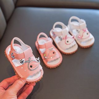 Sandal DÉP QUAI HẬU TẬP ĐI HÌNH CÁ HEO,KÊU CHÚT CHÍT