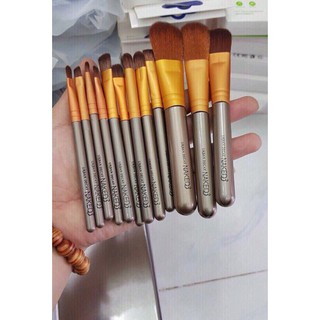 Bộ cọ Naked3 gồm 12 cây (hộp thiếc)