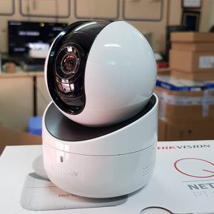 Camera WiFi - Camera IP Hãng Hikvision 2.0 Mpx-30fps/s DS-2CV2Q21FD-IW Xoay 360  Đàm Thoại 2 Chiều [BẢO HÀNH 5 NĂM]