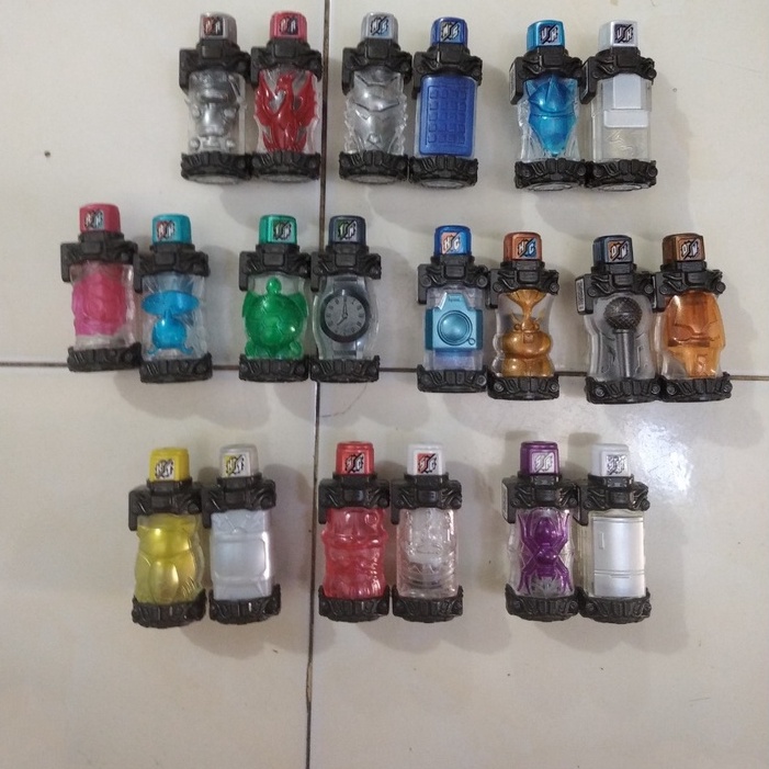 Đồ chơi Full Bottle (Hokuto) của series phim Siêu nhân Kamen rider build