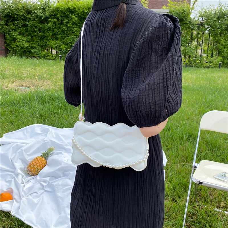 Túi Đeo Chéo Một Bên Vai Họa Tiết Gợn Sóng Đính Ngọc Trai Thời Trang Hàn Quốc Cho Nữ 2022