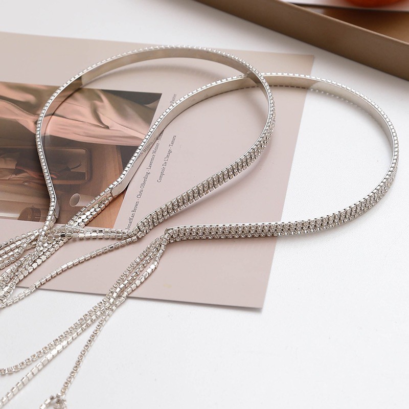 Cài tóc đính đá phối tua rua thiết kế đơn giản