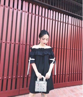 Váy trễ vai tay nơ