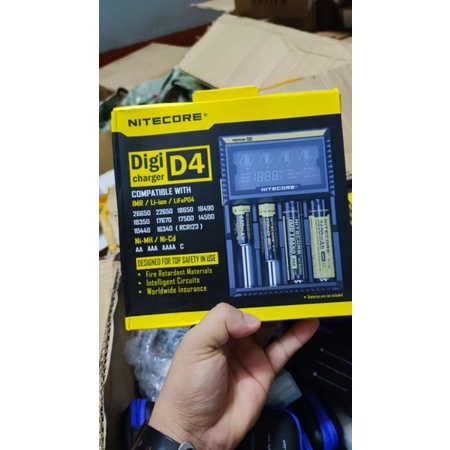 Sạc Thông Minh Nitecore D4 - Đẳng Cấp Digita