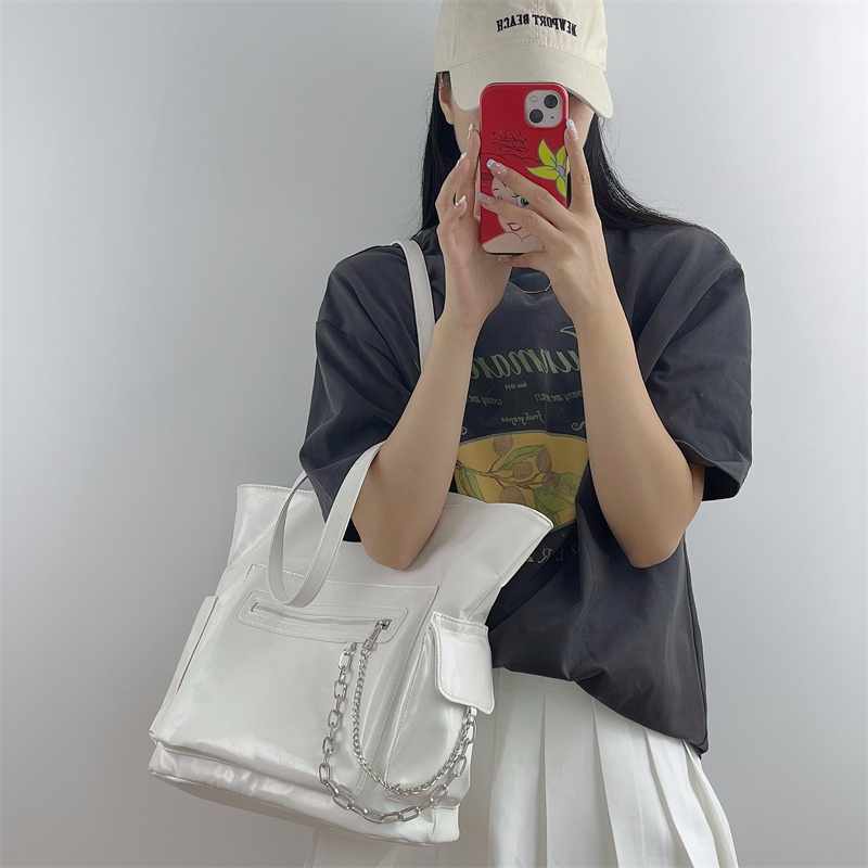 Túi Xách Da Sáp Dầu Cỡ Lớn Phối Dây Xích Đeo Vai Thời Trang 2022 Cho Nữ