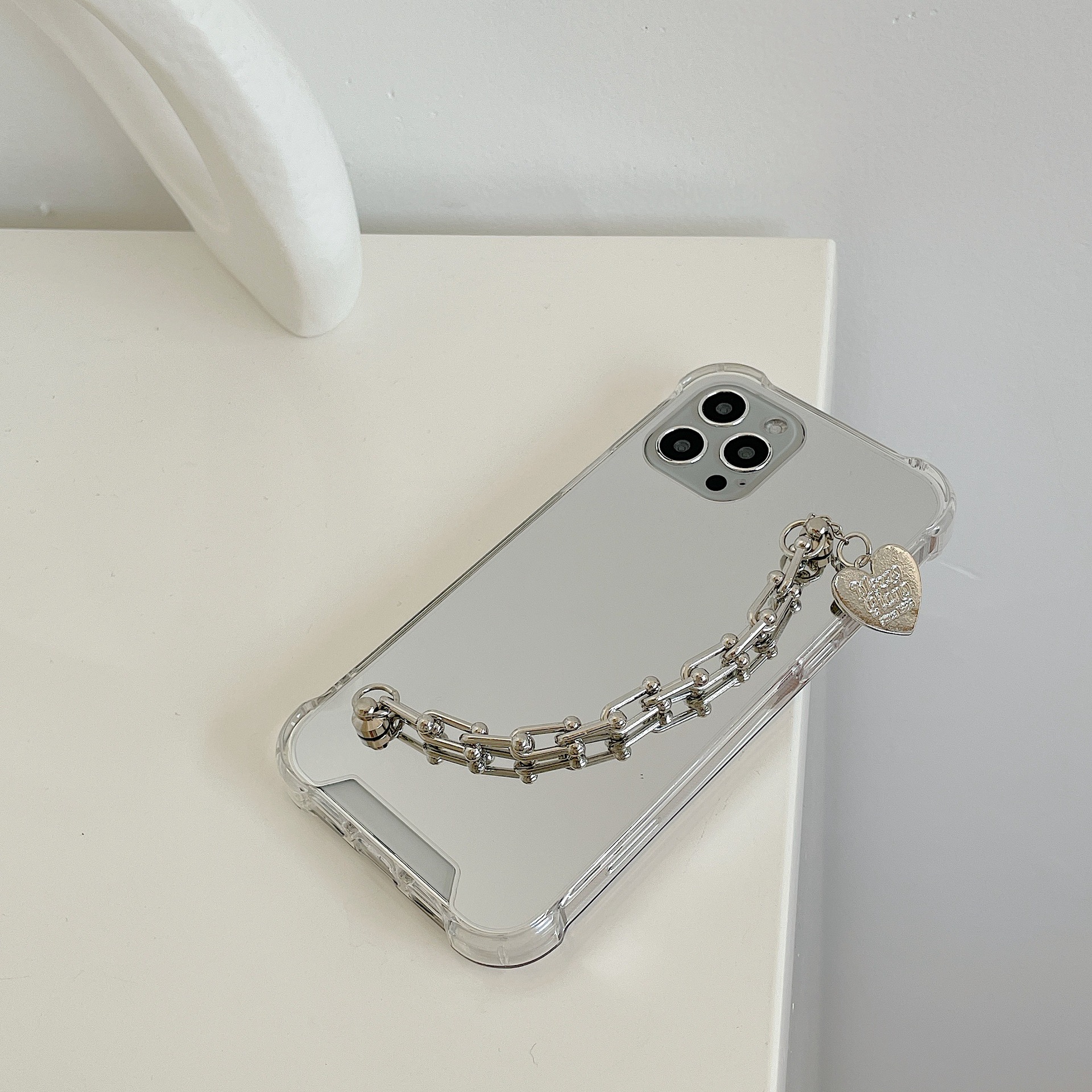 Ốp điện thoại mặt kính trang trí gấu và dây xích cho iPhone 12 11 Promax Xs 11/12 Pro Max/8 Plus/12 Mini/7/8/X/XR/XsMax | BigBuy360 - bigbuy360.vn