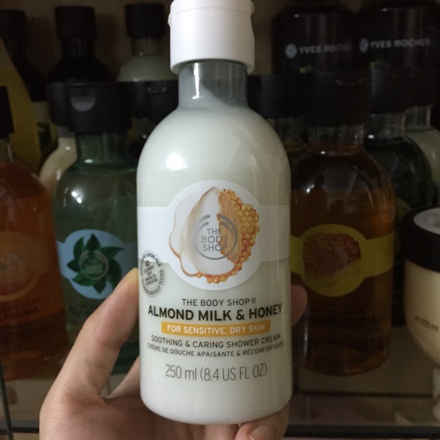 Sữa tắm The Body Shop milk &amp; honey