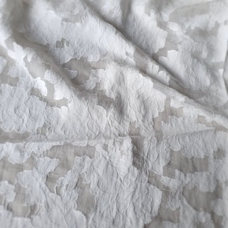 Vải tơ sống thêu hoa
