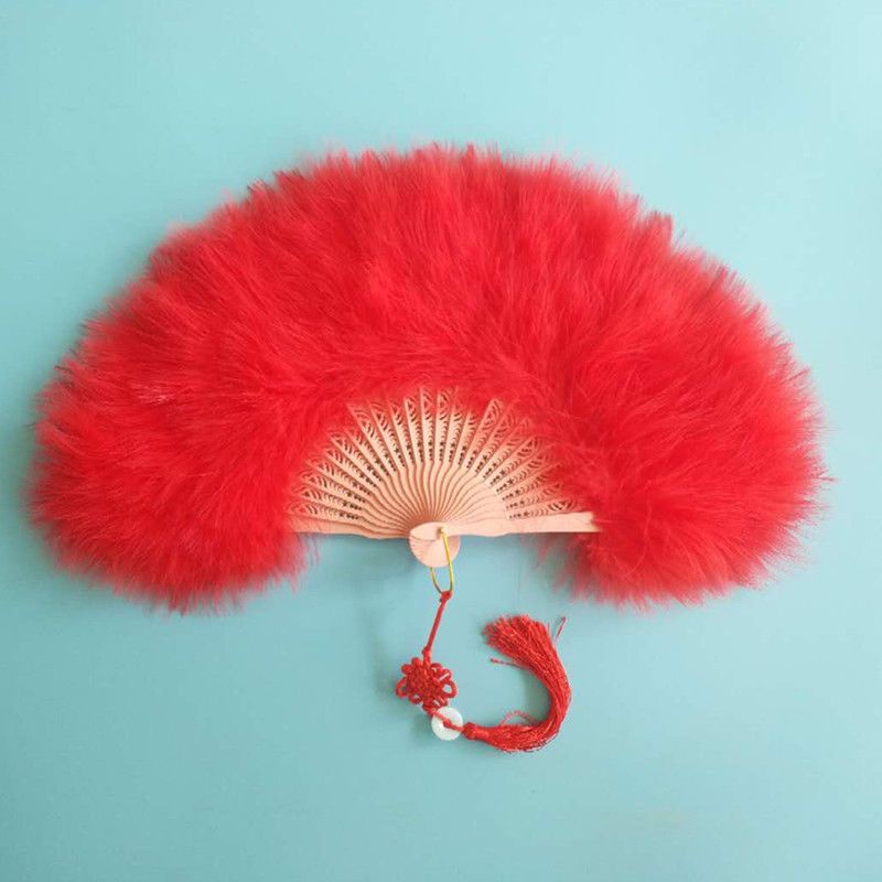 Toàn Bộ Quạt Xếp Chất Liệu Nhung Dày Dặn Phối Lông Vũ Phong Cách Cổ Điển