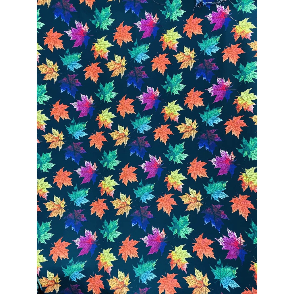 Vải lụa Candy may đầm xòe nền đen lá phong MS1671