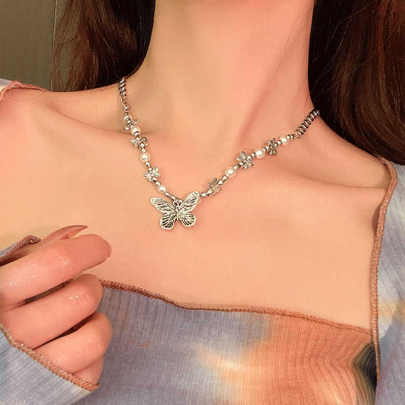 vòng cổ Mặt Bướm Đính Ngọc Trai Phong Cách Hàn Quốc