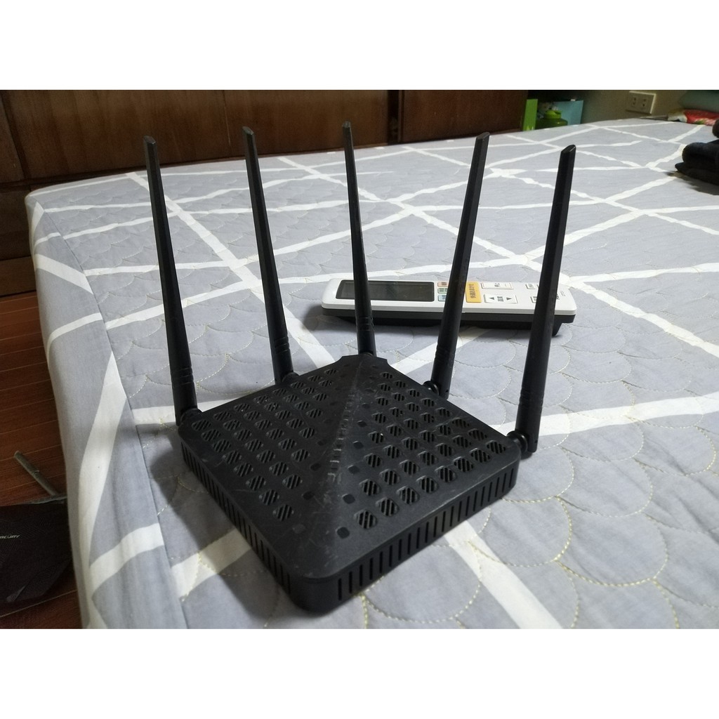 Bộ phát WIFI router Tenda FH1202 5 râu chất lượng cao, chuẩn AC 1200 băng tần kép (Bộ định tuyến không dây) (English)