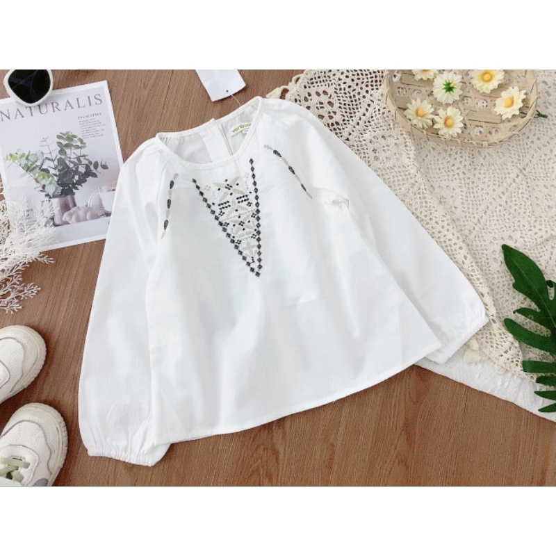 Áo bé gái trắng kiểu tay dài thêu