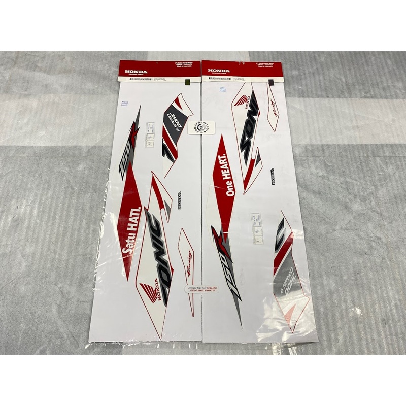 Tem SONIC 150 RED RACING trắng đỏ nhập khẩu Honda Indo