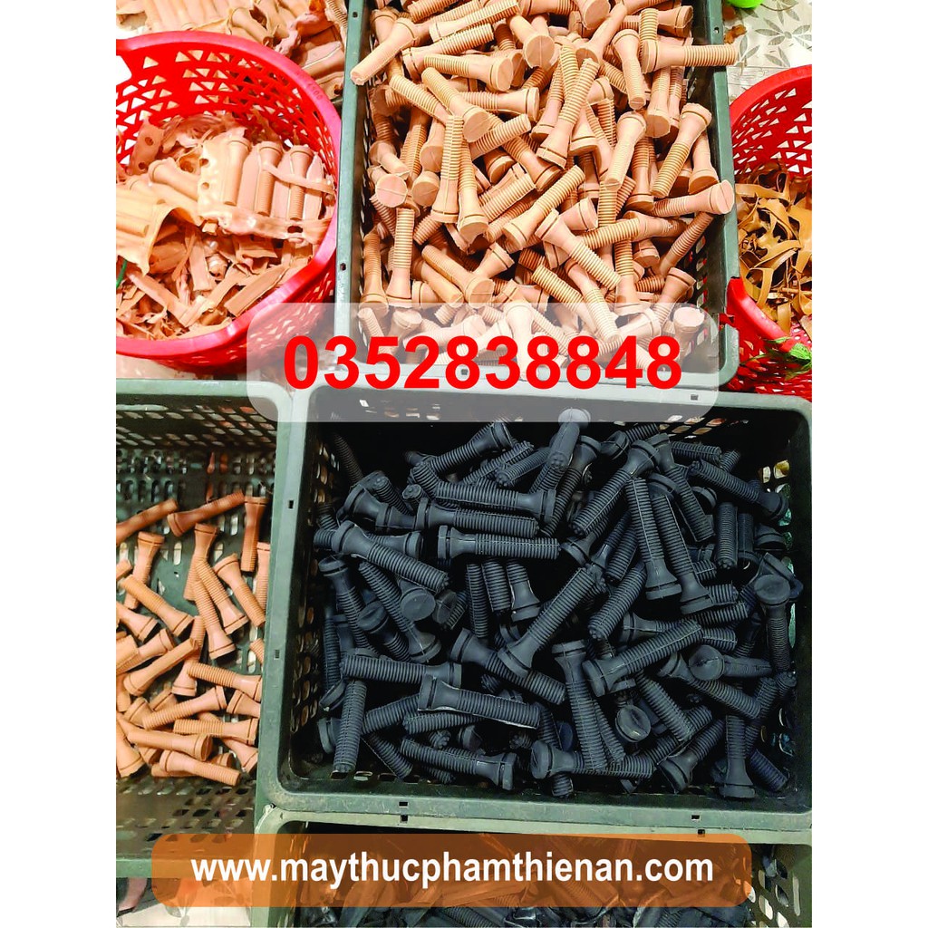 Núm cao su của máy vặt lông gà, vịt, cây đánh lông gà vịt được làm 100% bằng cao su tự nhiên mềm, dẻo và rất bền