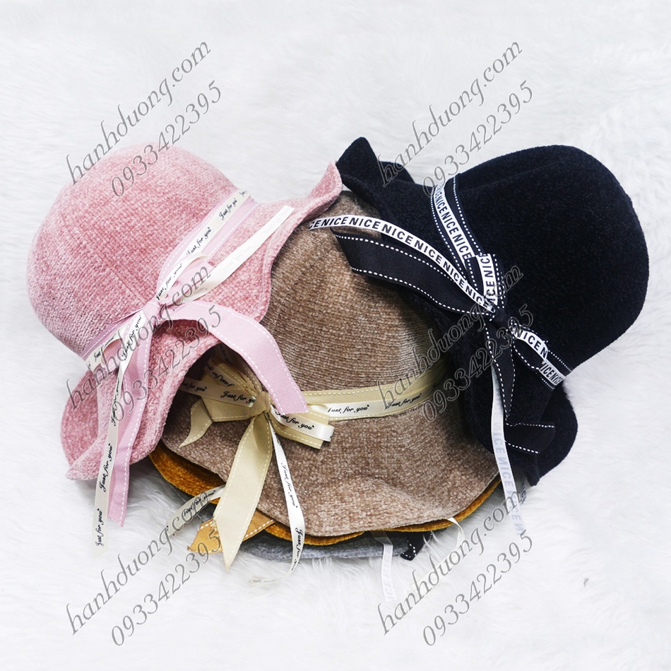 Nón tai bèo Just For You vành rộng 8cm hàng quảng châu vành có độ ngợn sóng, phía trong có 2 dây rút