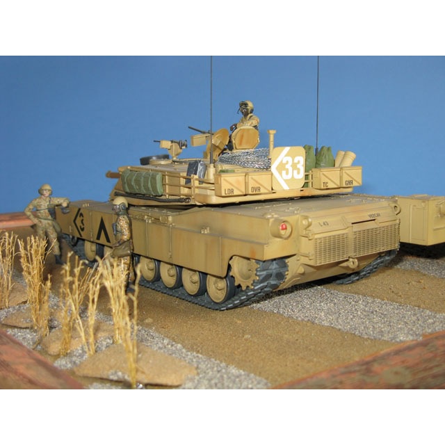 Mô Hình Lắp Ráp Xe Tăng Quân Sự Hoa Kỳ 1/35 SCALE U.S. M1A1 ABRAMS WITH MINE PLOW Tamiya 35158