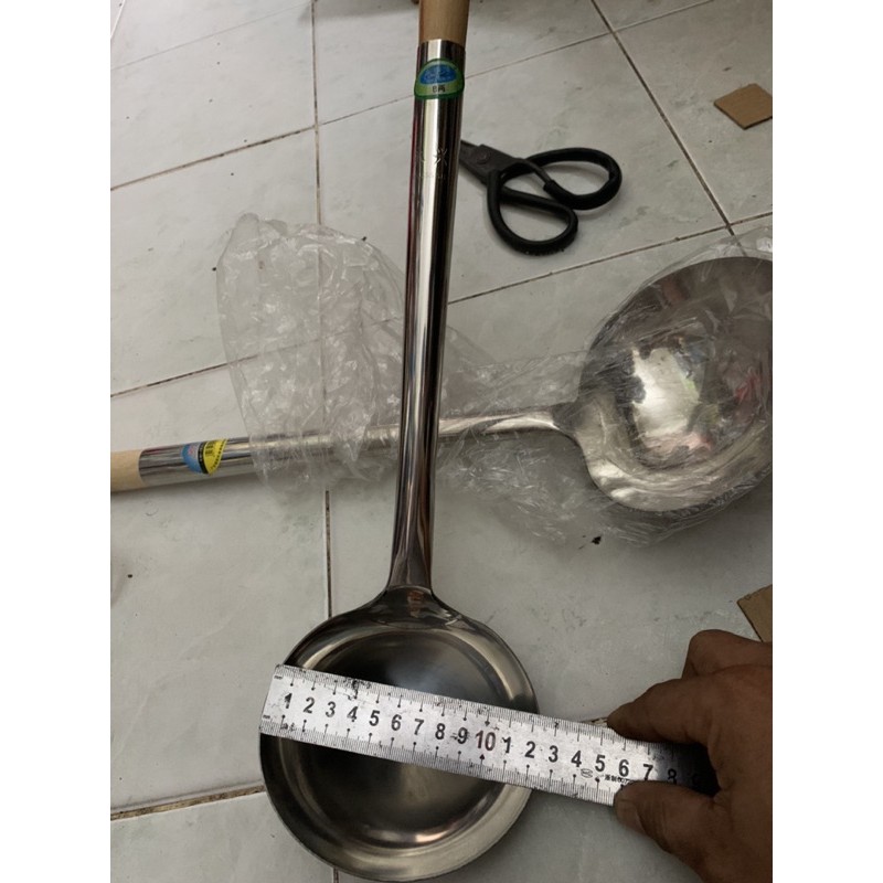 VÁ THỢ XÀO INOX 304 CÁN GỖ , CÁN INOX số 8 , 10 , 12