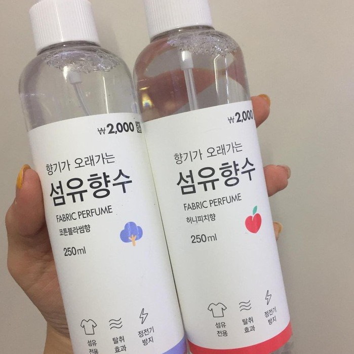 Dung Dịch Xịt Thơm Khử Khuẩn Ngừa Nấm Mốc Quần Áo Fabric Perfume - 250ml