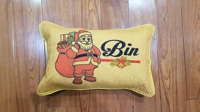 Gối ngủ hình ông già Noel - Santa Claus in tên theo yêu cầu.