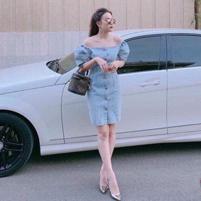 ĐẦM XÒE JEAN CỔ VUÔNG PHỐI NÚT TAY CON