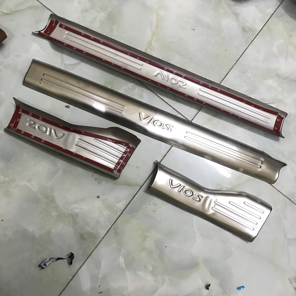 Bộ ốp bậc trong Inox xe Toyota Vios 2014-2018