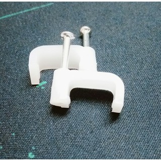 Nẹp Dây Điện Loại Vuông F12 Cho 1 Dây Liền Nguồn (Túi 100 Cái)