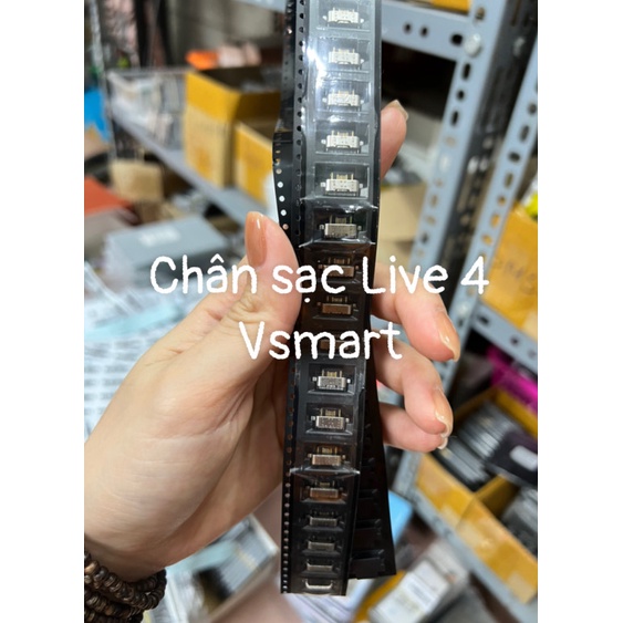 Chân Sạc rời Live 4 VSMART