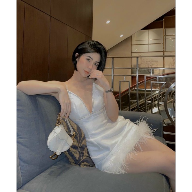 Đầm body 2 dây đính đá phối lông vũ