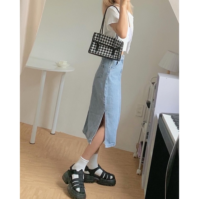 Chân váy jeans basic nhạt có xẻ