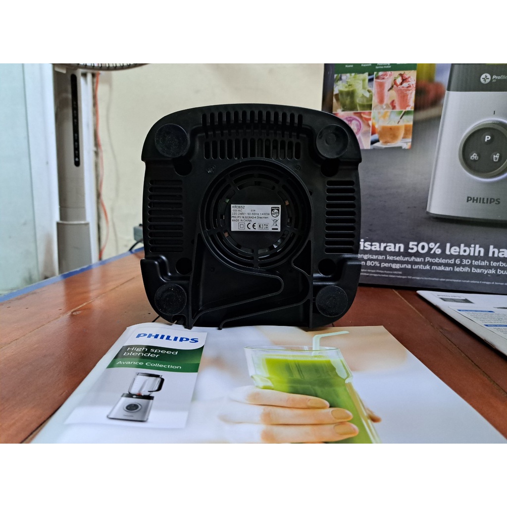 Máy xay sinh tố Philips HR3652