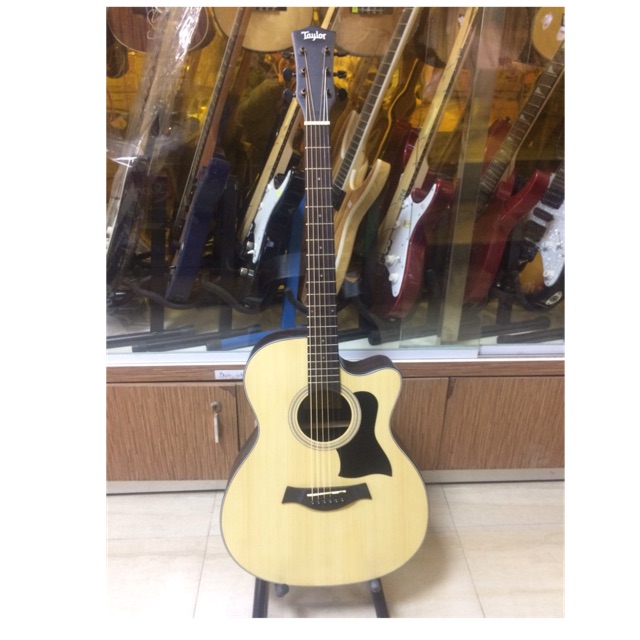 Guitar acoustic Taylor