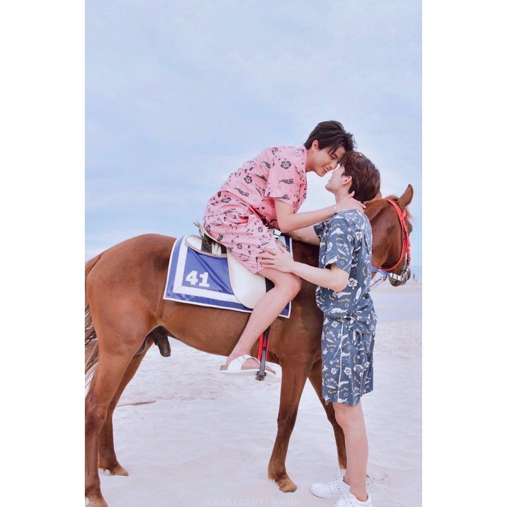Poster couple MewGulf (Mew Suppasit & Gulf Kanawut) Áp phích, decal, hình dán, ảnh dán, trang trí tường, tủ, góc học tập