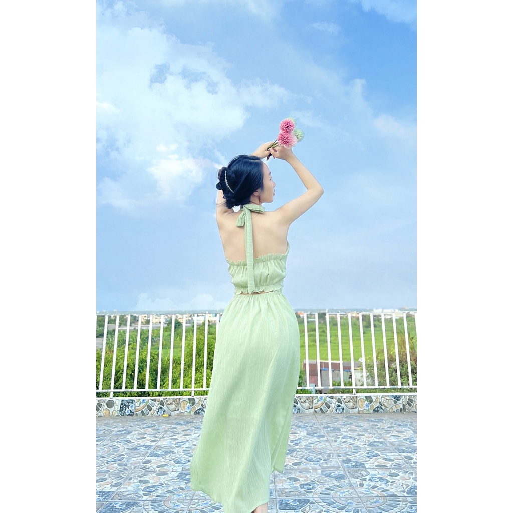 Váy Fiona Dress thướt tha cổ yếm xẻ tà tôn dáng