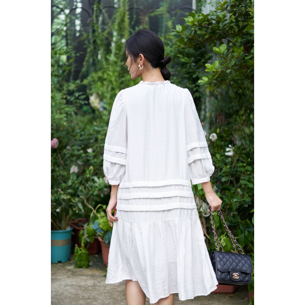 Đầm suông De Leah chất liệu đũi tằm nhẹ và mát thiết kế tay lỡ gấu xếp nếp nữ tính