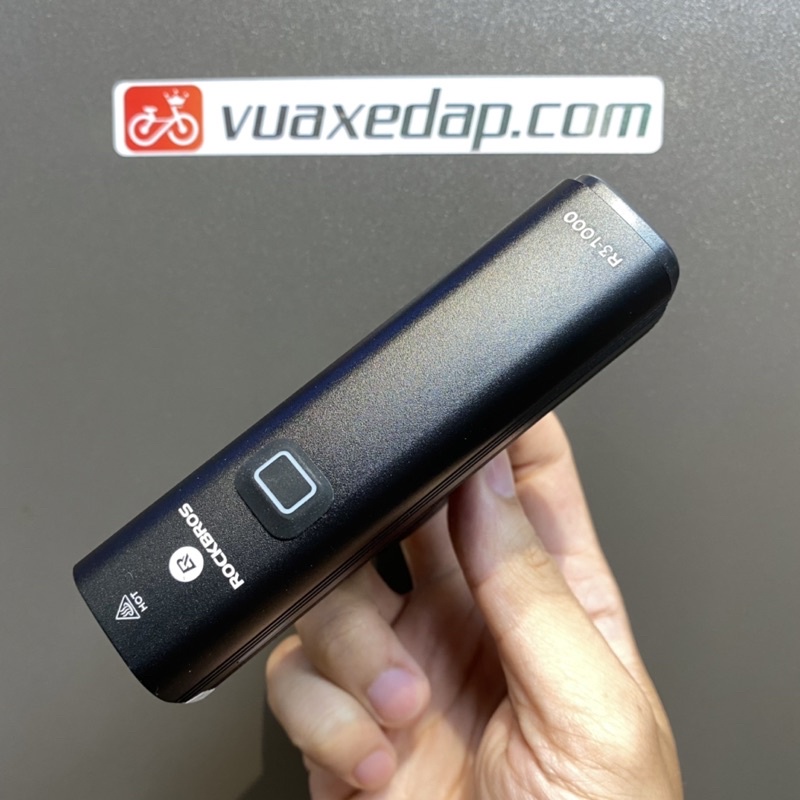 Đèn trước xe đạp Rockbros R3-1000 siêu sáng 1000 Lumen Pin 4800mAh Chống nước Sạc USB