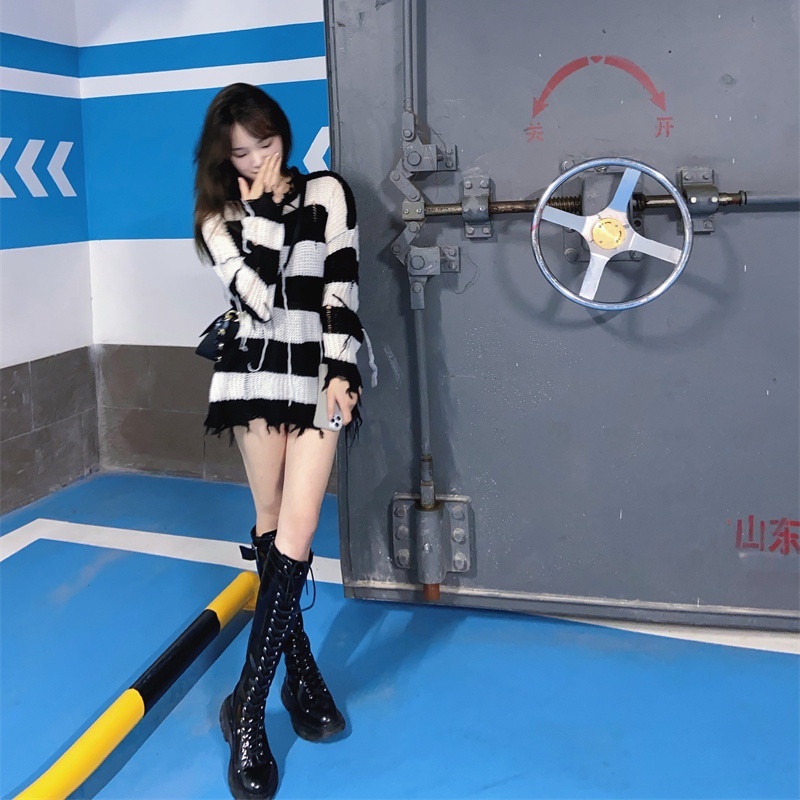 Áo sweater len lưới họa tiết kẻ sọc đen trắng dài tay phong cách cá tính thời trang Becky