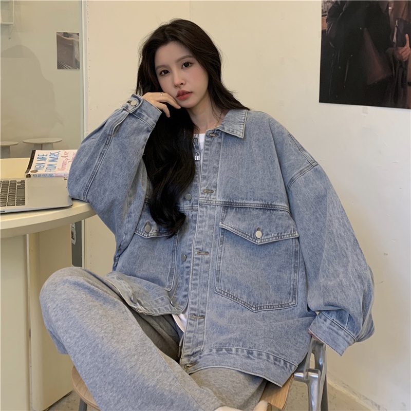 Áo khoác jean ulzzang denim nữ hottrend, áo khoát jacket nữ dài tay lưng in họa tiết chất denim 6039