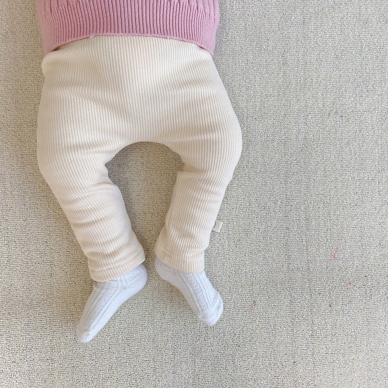 Quần dài lưng cao màu sắc thanh lịch cho bé