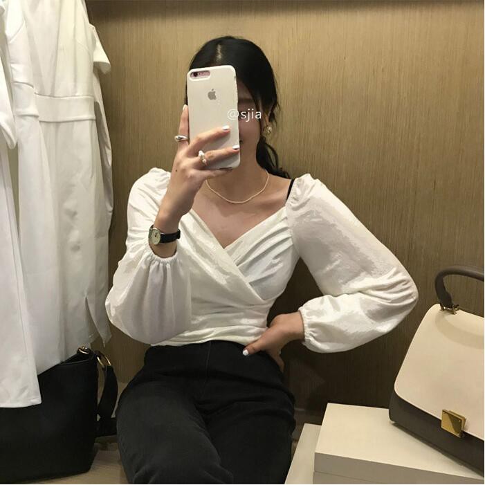 Áo Nhung Xếp Ly Tay Phồng Cổ Chữ V Phong Cách Retro Hàn Quốc Có 2 Màu Lựa Chọn | BigBuy360 - bigbuy360.vn