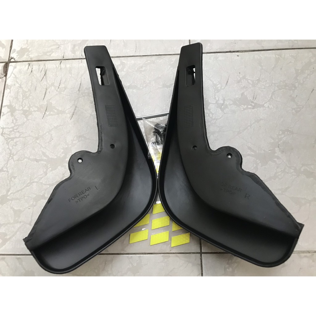 Bộ chắn bùn bánh xe Ford Focus