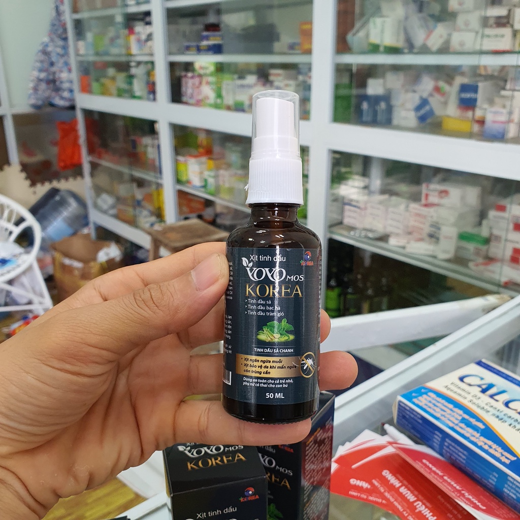 Tinh dầu đuổi muỗi, côn trùng  thơm phòng dạng chai xịt 50ml ( Sả chanh ,tràm gió, bạc hà, oải hương) hàng Việt Nam