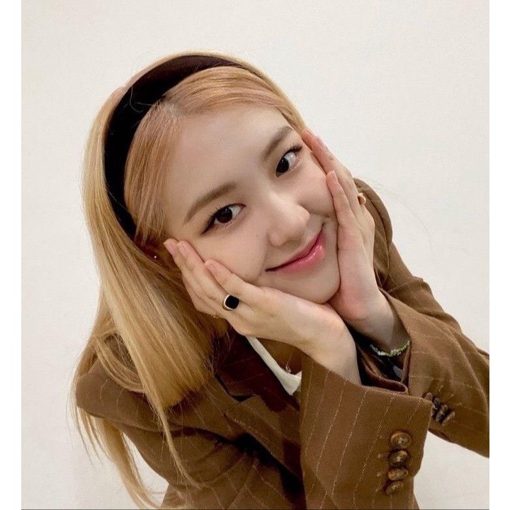 Băng Đô Cài Tóc Vải Nhung Bản To Rosé Blackpink Phong Cách HQ PKT202 - Vani Store [PKT00202]