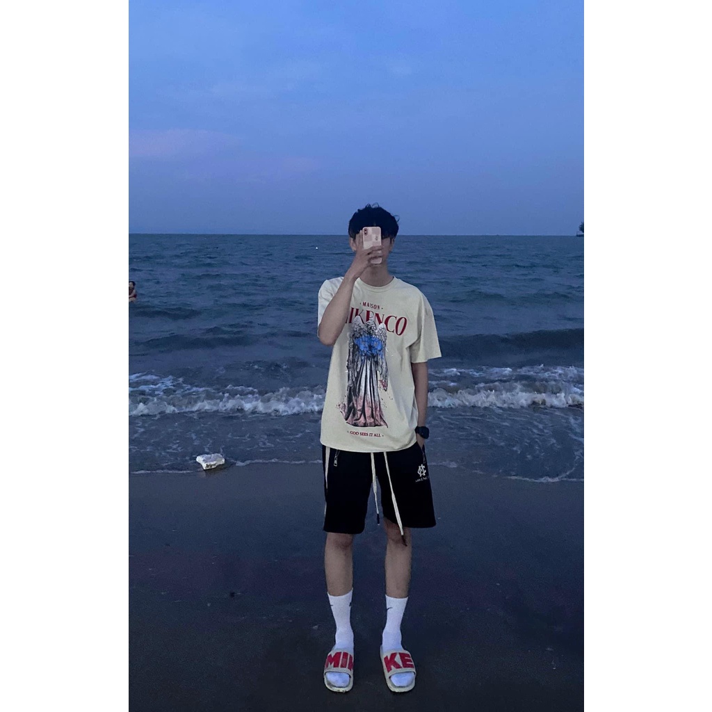 Áo phông ngắn tay MIKENCO GOD SEES IT Tshirt