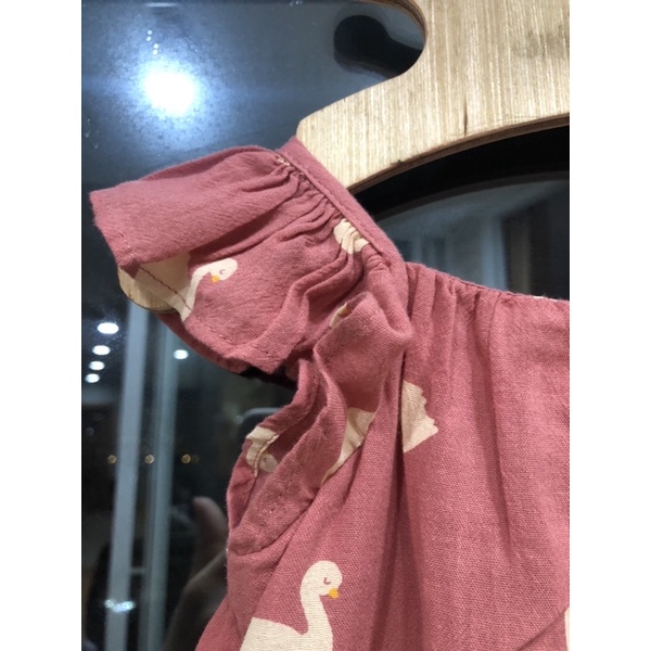 Bộ jumpsuit hình hạt bé gái Hm