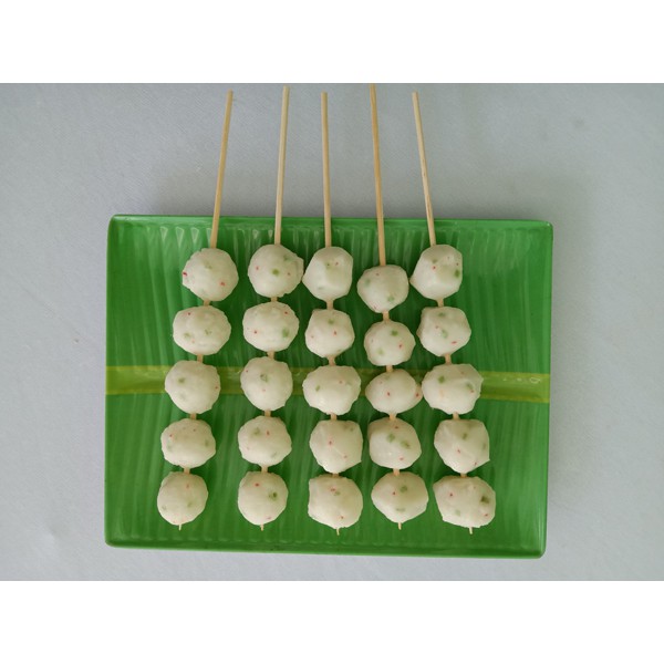 Cá viên rau củ_mô hình xiên que bằng nhựa