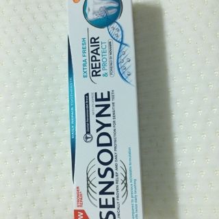 KEM ĐÁNH RĂNG SENSODYNE tuýp 100g