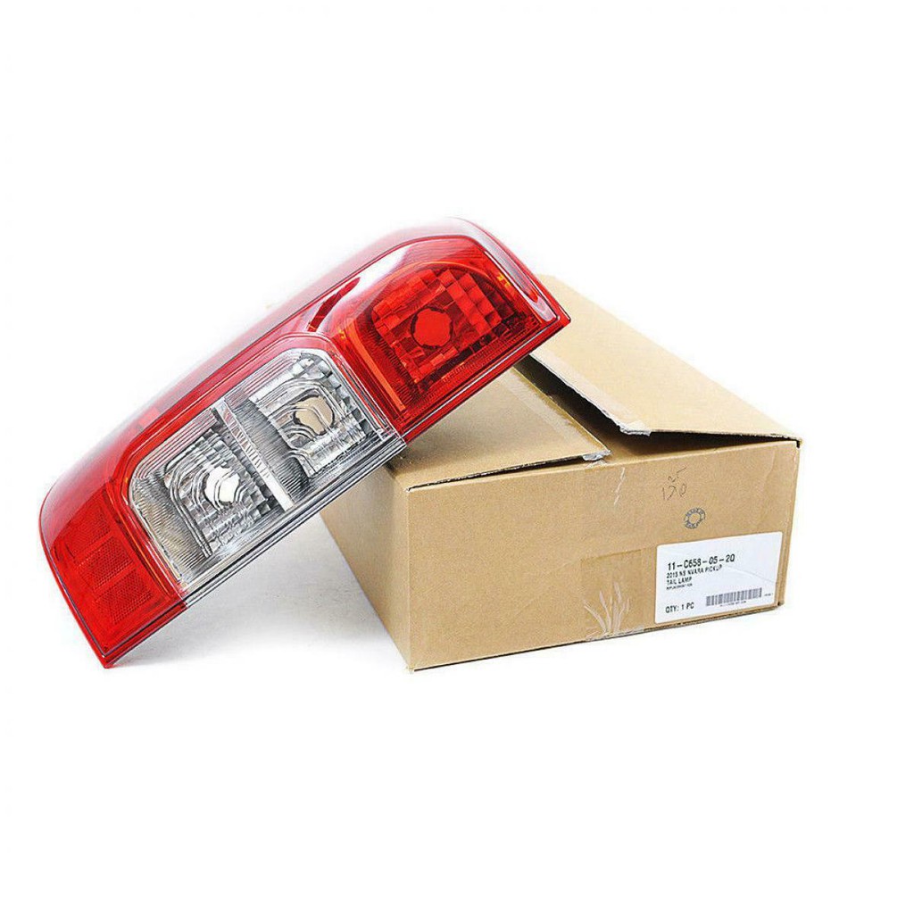 Đèn hậu Navara NP300 đời 15 đến 18 -tặng vòng xoay hương hoa