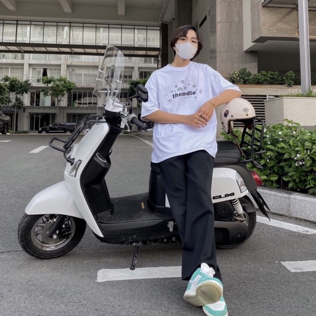 Áo thun tay lỡ Streetwear Season Travel